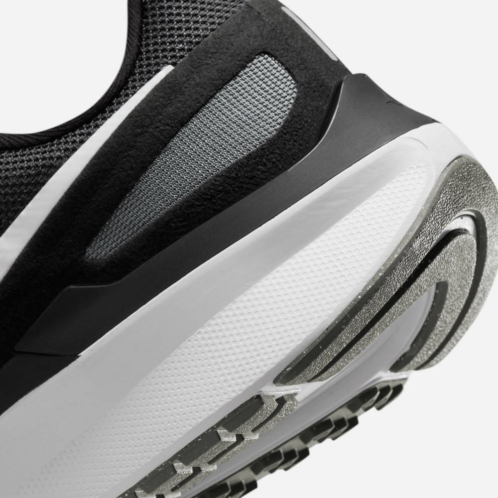 DJ7883-002NIKE AIR ZOOM STRUCTURE 25