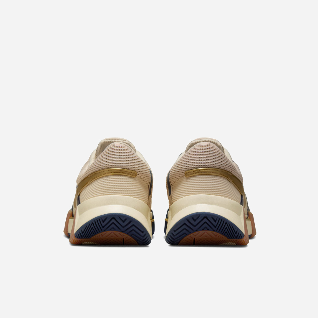 나이키 FN4698-101 GP 챌린지 1 프리미엄