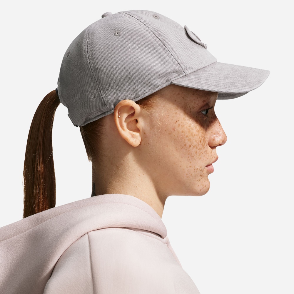 나이키 IH8777-009 클럽 언스트럭쳐드 데님 패치 캡 나이키 IH8777-009 클럽 언스트럭쳐드 데님 패치 캡